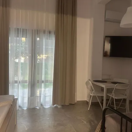 Asprolux студио с градина 3 Apartament *
