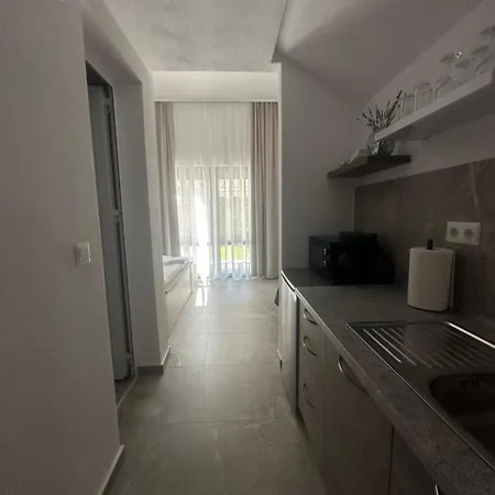 Апартаменты Asprolux Студио с градина 3 Аспровальта