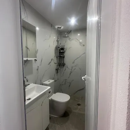 Asprolux Студио с градина 3 *