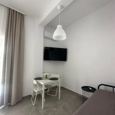 Asprolux Студио с градина 3 Аспровальта